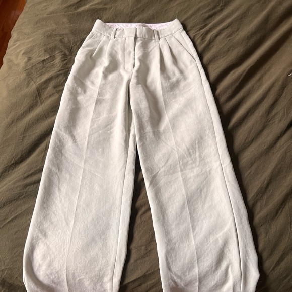 Wilfred Pants - Aritzia Effortless Pants - Sage Green (Limited Edition Colour) - Regular Length